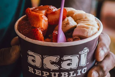 Açaí Republic Lake Forest logo